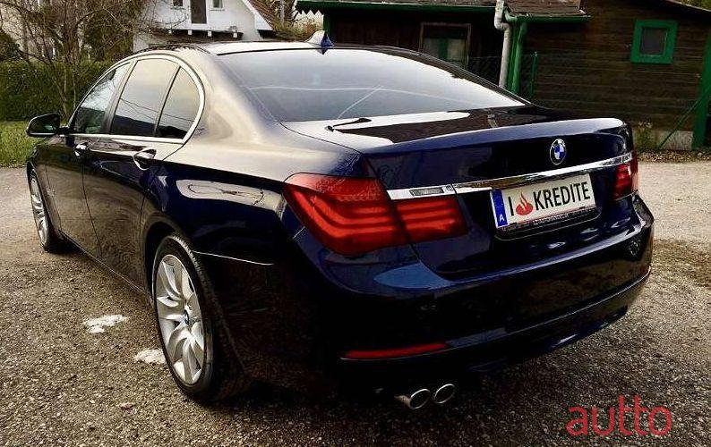 2013' BMW 7Er-Reihe photo #2