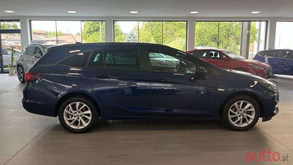 2020' Opel Astra photo #5