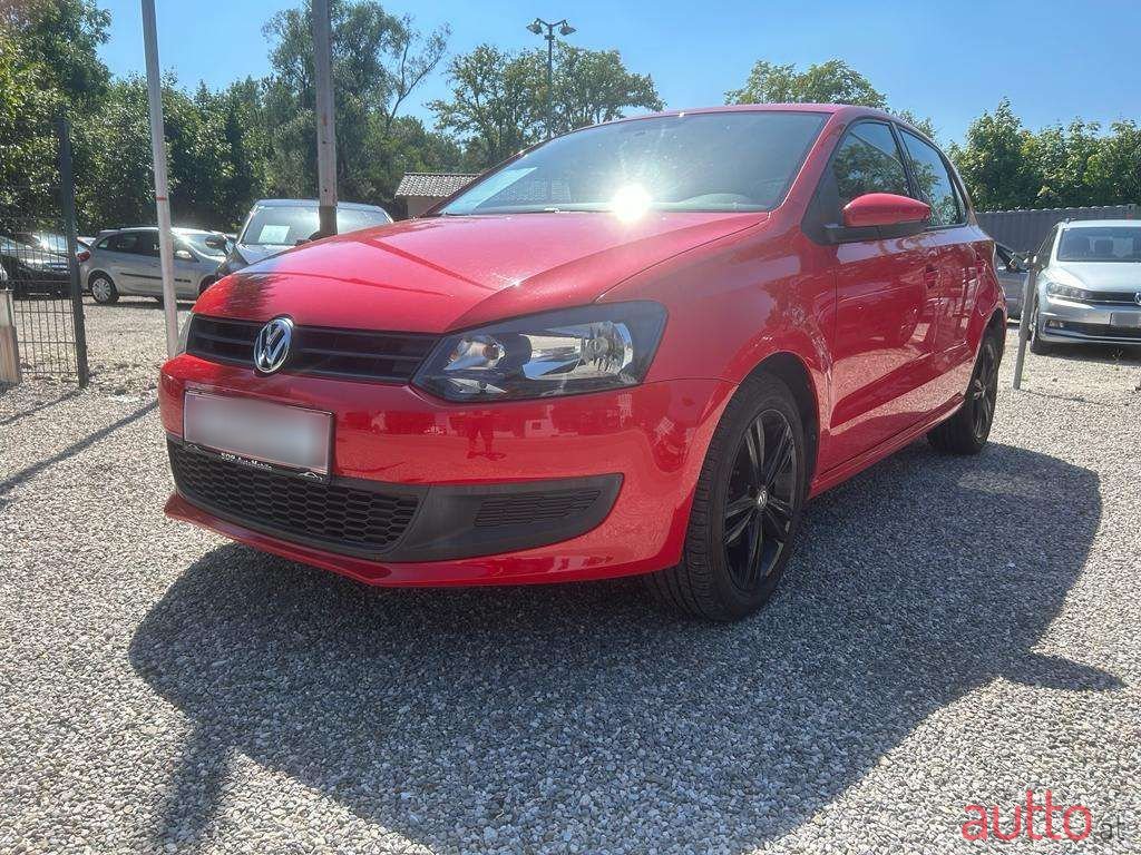 2011' Volkswagen Polo photo #3