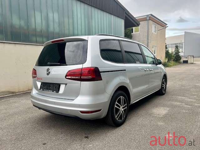 2016' Volkswagen Sharan photo #6