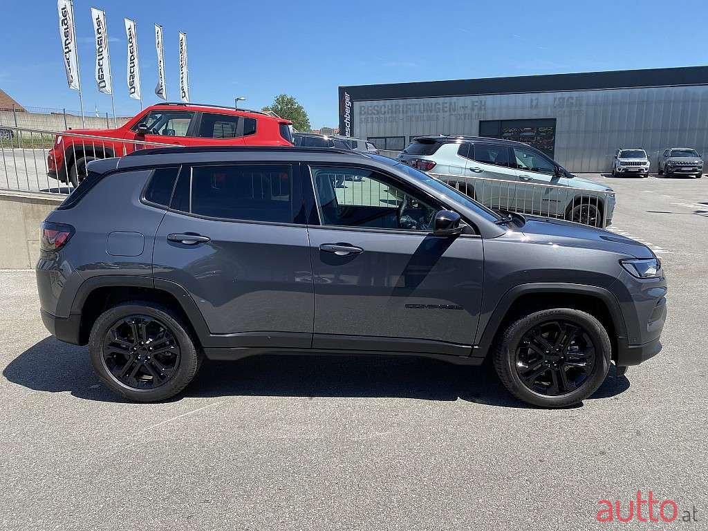 2022' Jeep Compass photo #4