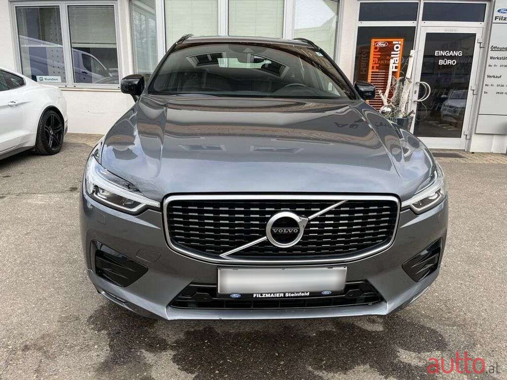 2019' Volvo XC60 photo #1
