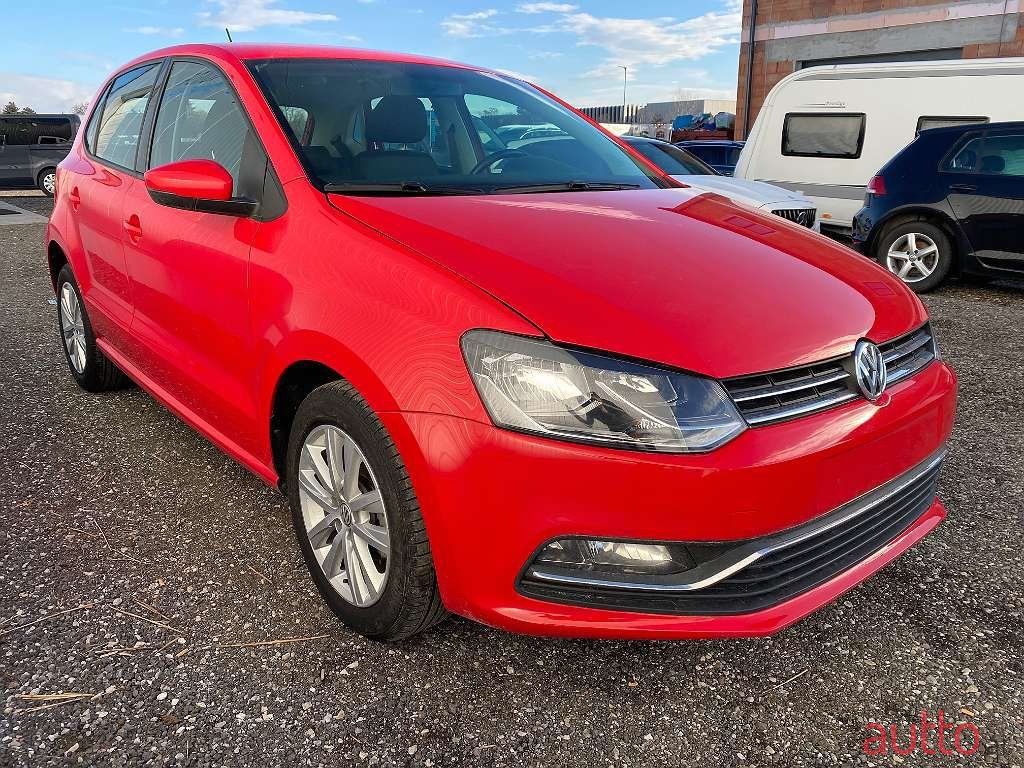 2016' Volkswagen Polo photo #2
