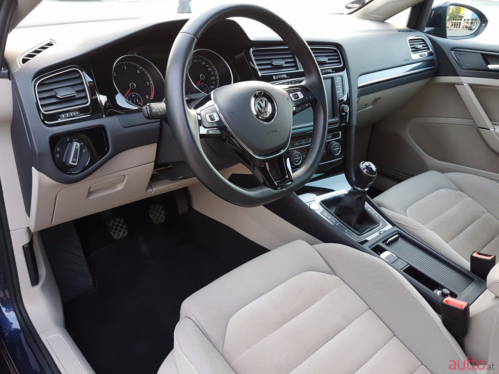 2013' Volkswagen Golf VII photo #3