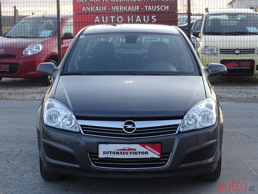 2008' Opel Astra photo #3