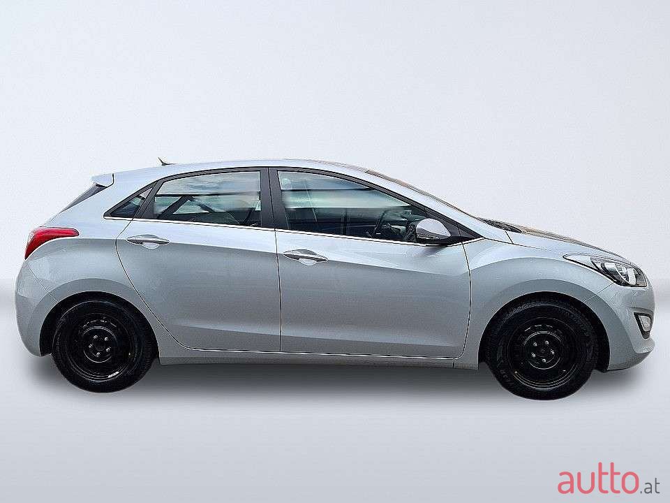 2015' Hyundai i30 photo #2