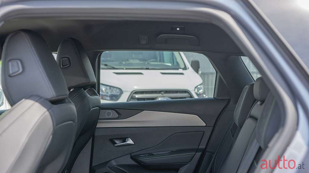 2022' Peugeot 308 photo #5