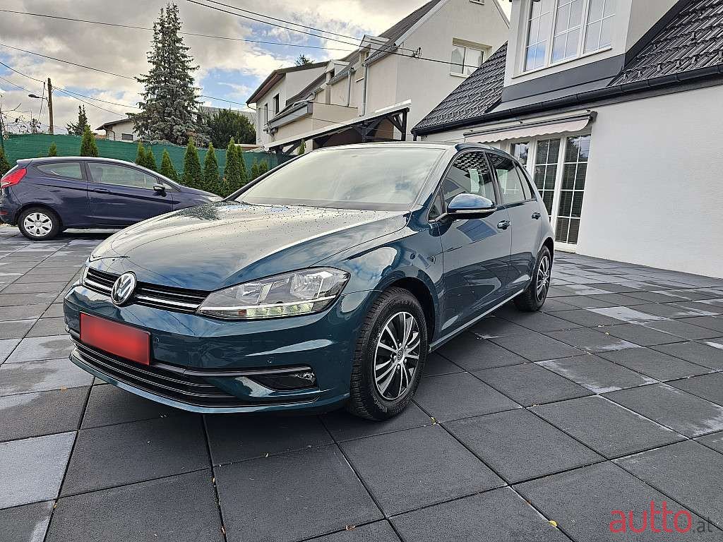 2018' Volkswagen Golf photo #1
