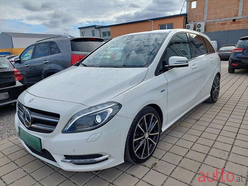 2012' Mercedes-Benz B-Klasse photo #3