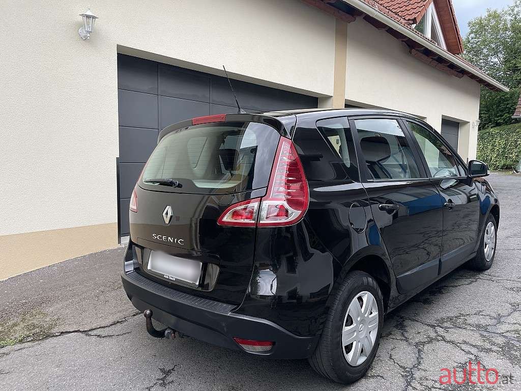 2009' Renault Scenic photo #5