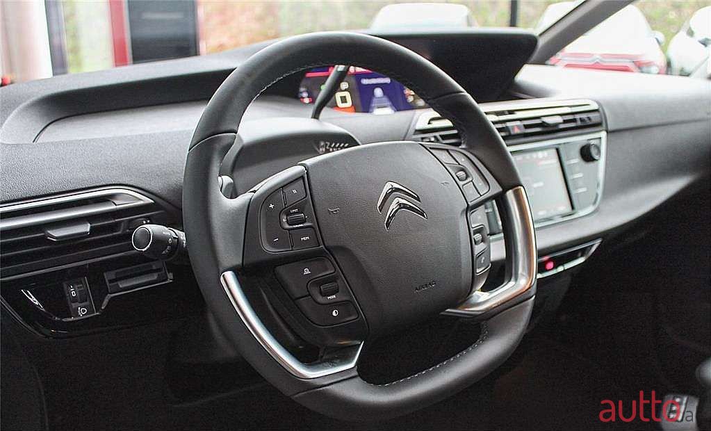 2021' Citroen Grand C4 Spacetourer photo #4