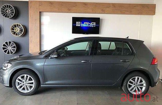 2019' Volkswagen Golf photo #1