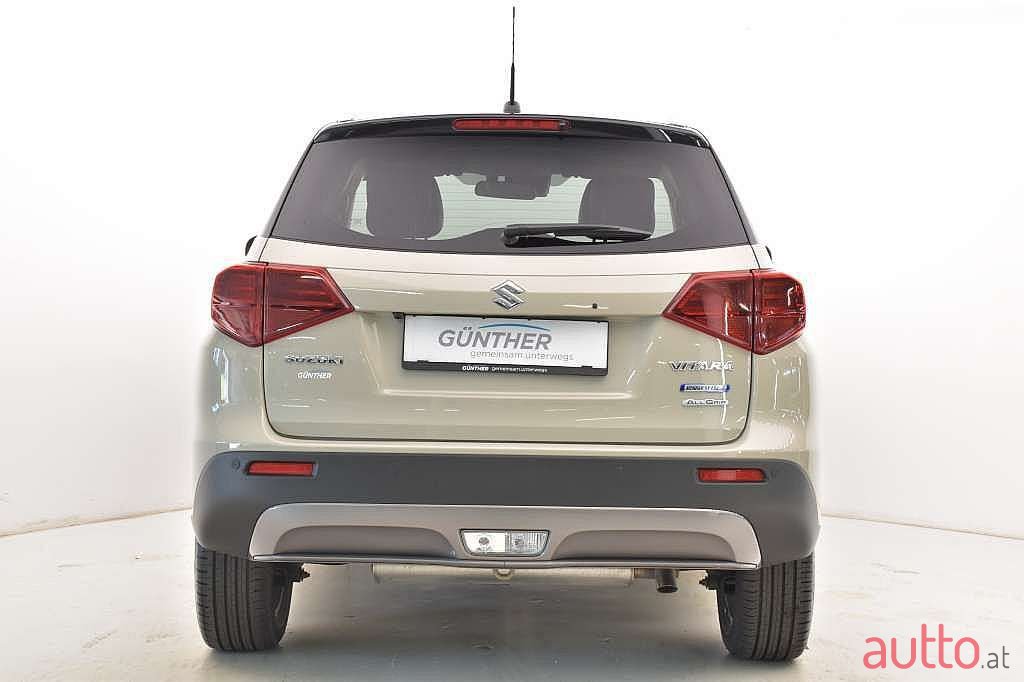 2022' Suzuki Vitara photo #3