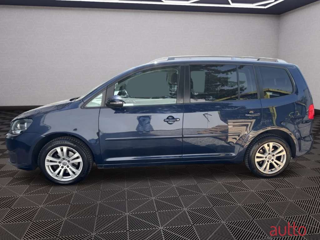 2013' Volkswagen Touran photo #4