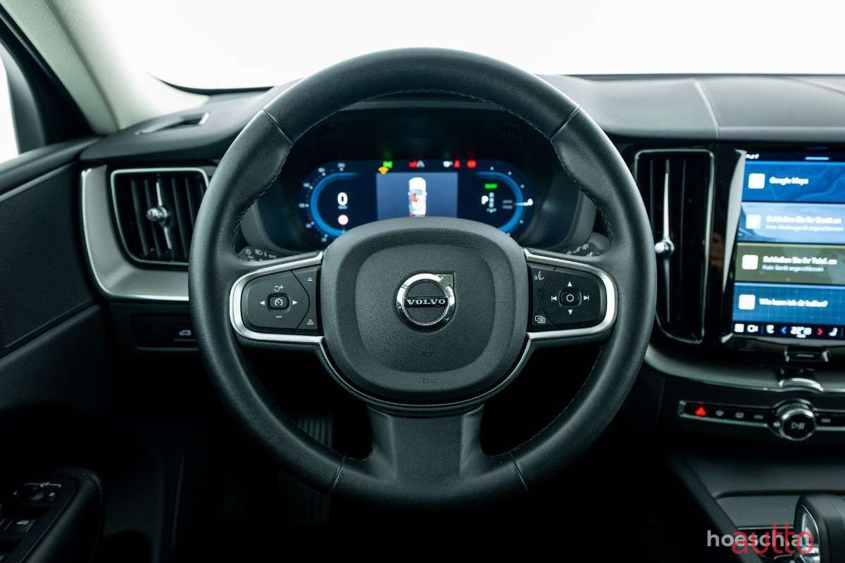 2023' Volvo XC60 photo #5