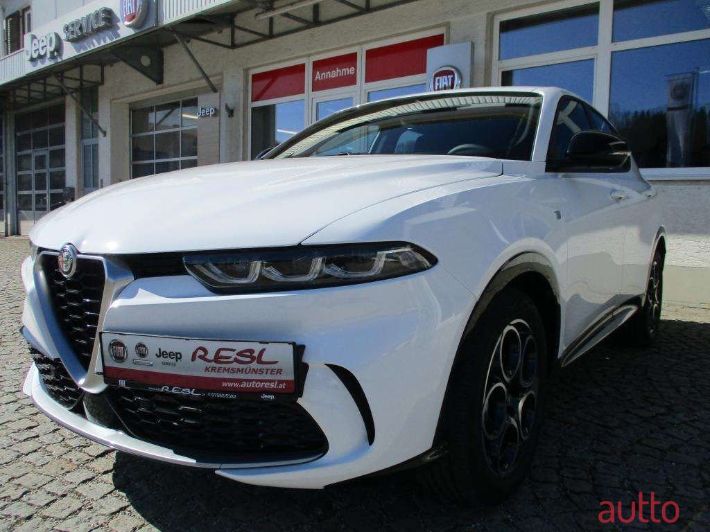 2023' Alfa Romeo Tonale photo #1