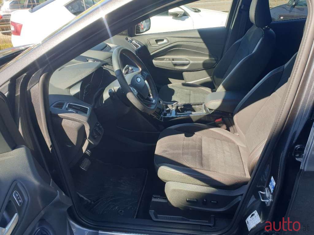 2019' Ford Kuga photo #5