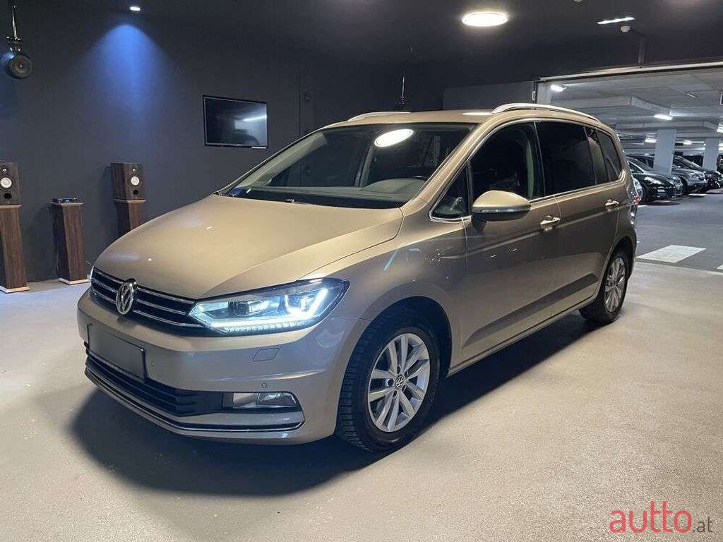 2017' Volkswagen Touran photo #1