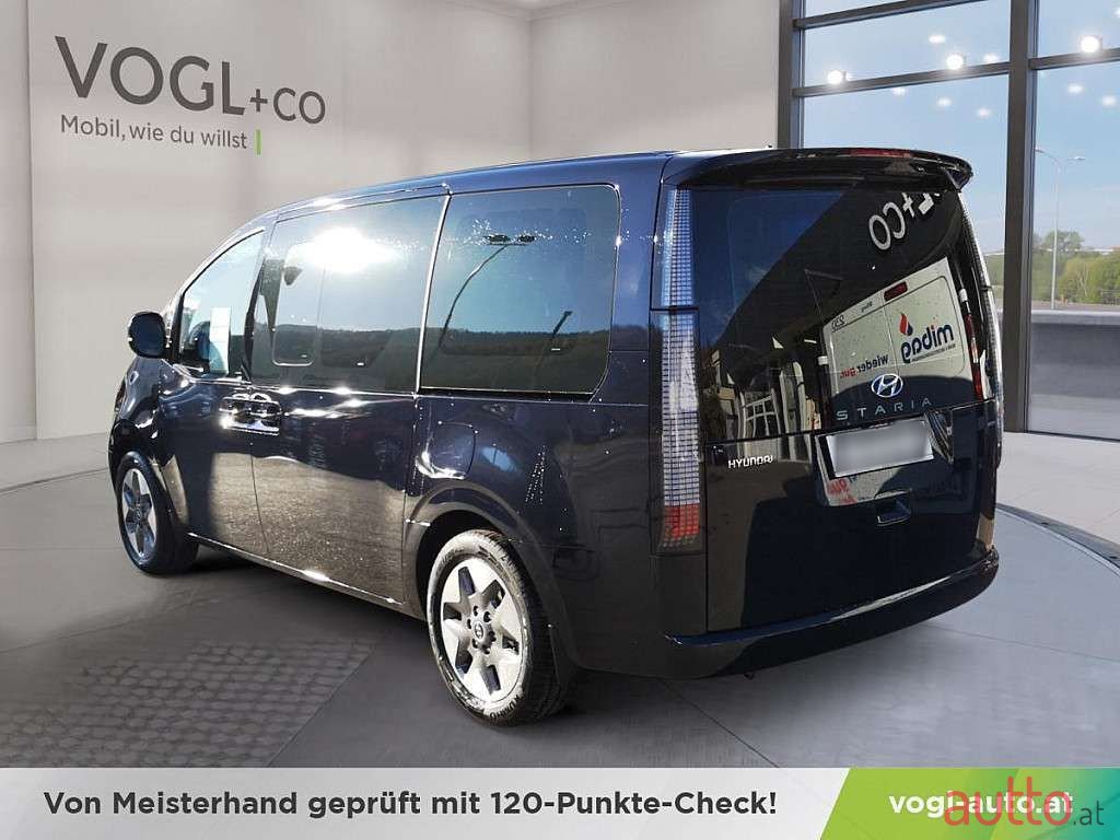 2022' Hyundai Staria photo #3