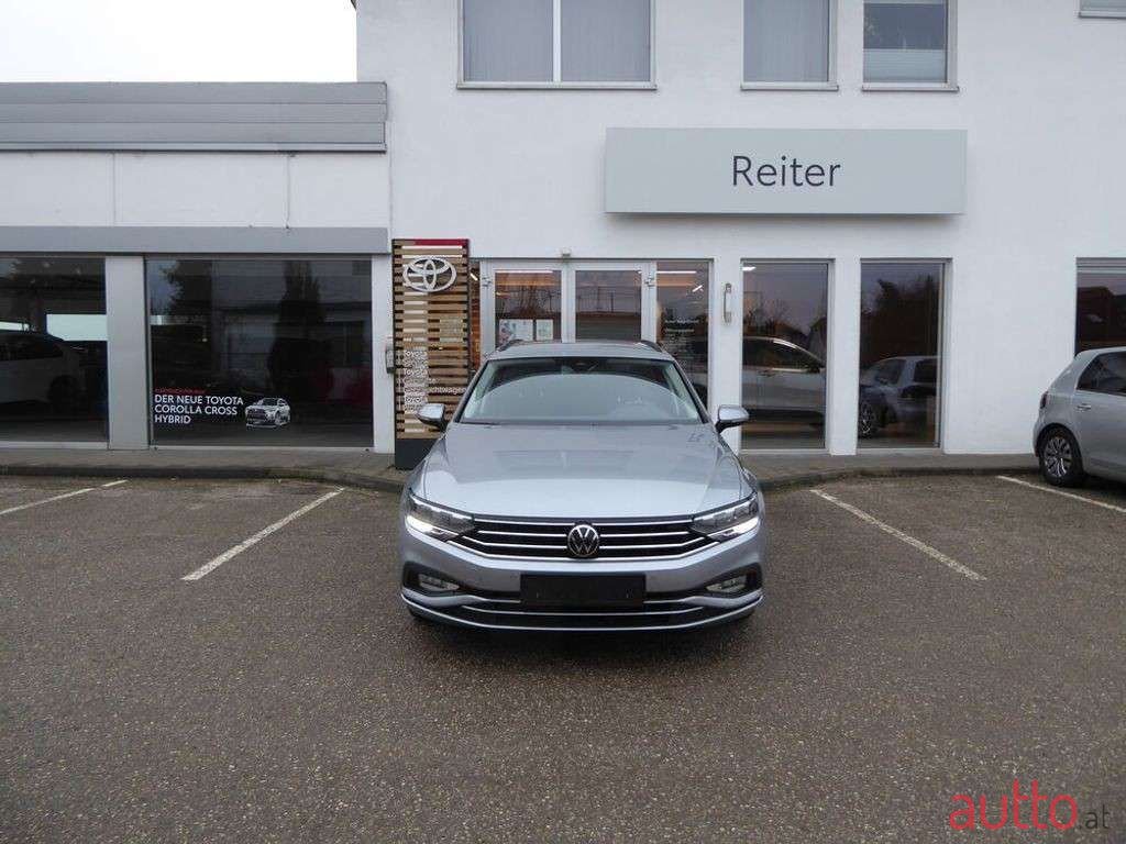 2022' Volkswagen Passat photo #1