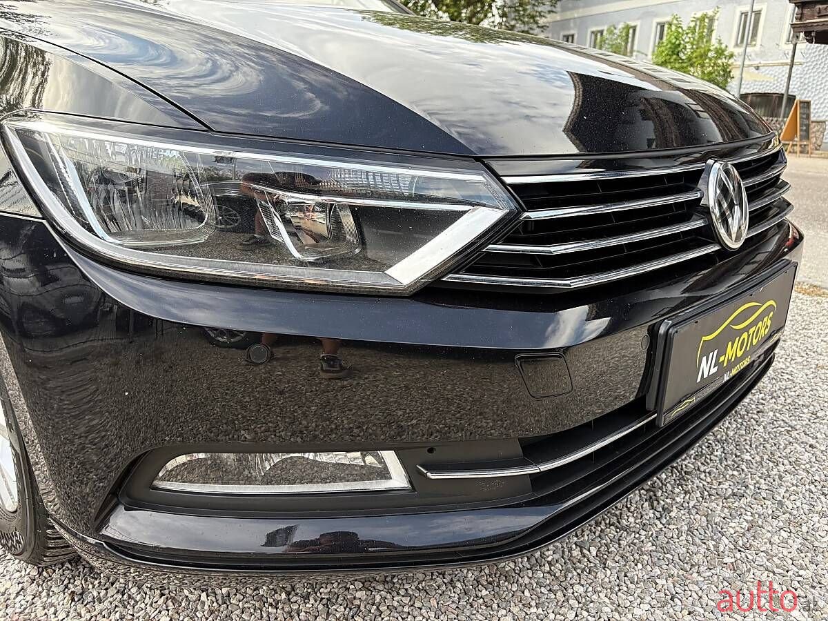 2019' Volkswagen Passat photo #5