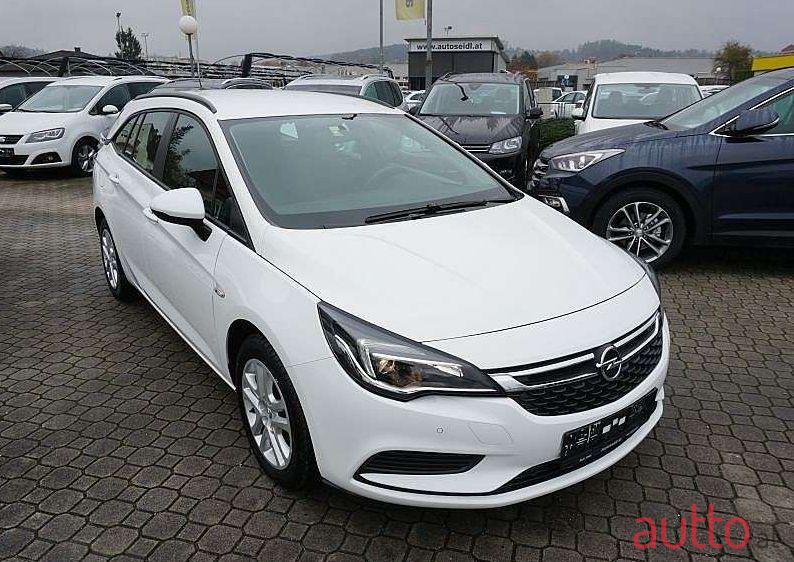 2017' Opel Astra photo #1
