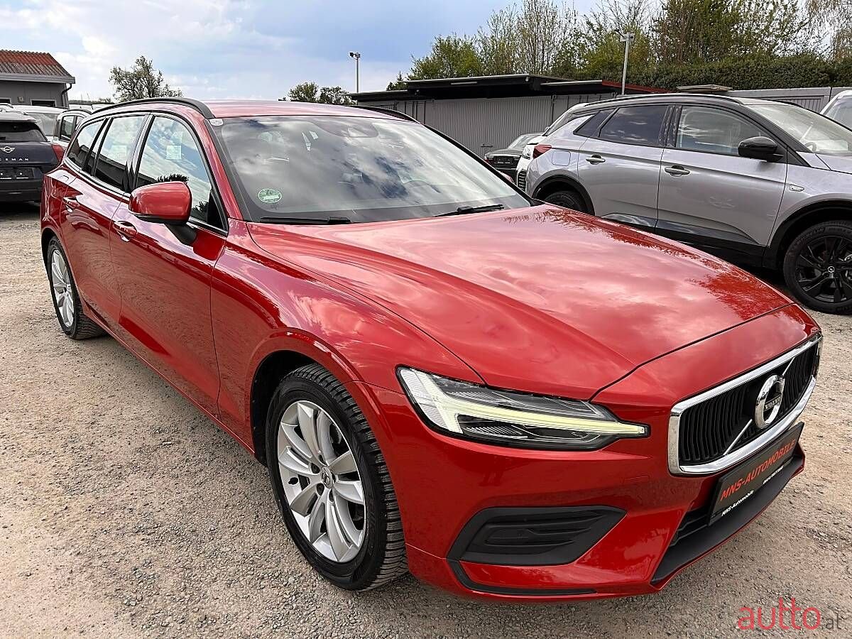 2019' Volvo V60 photo #3