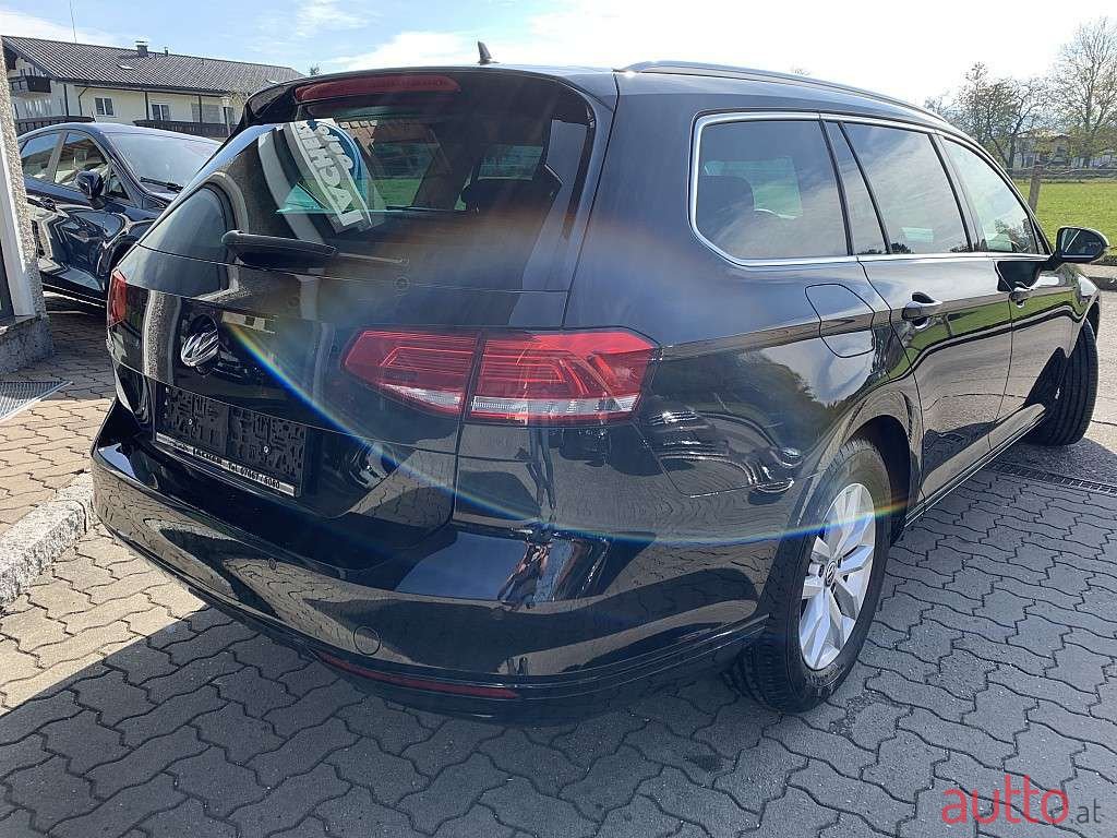 2019' Volkswagen Passat photo #4