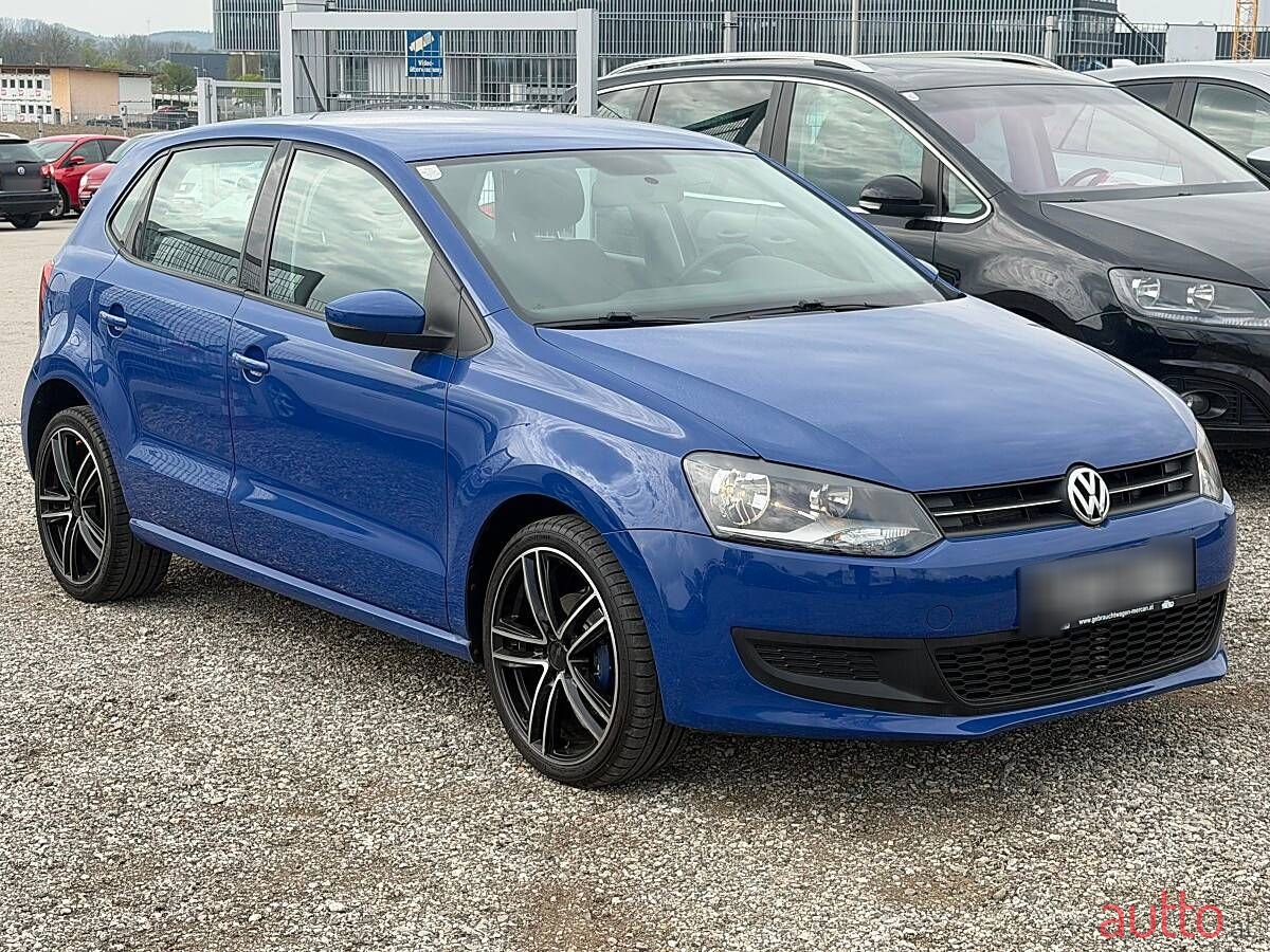 2010' Volkswagen Polo photo #3