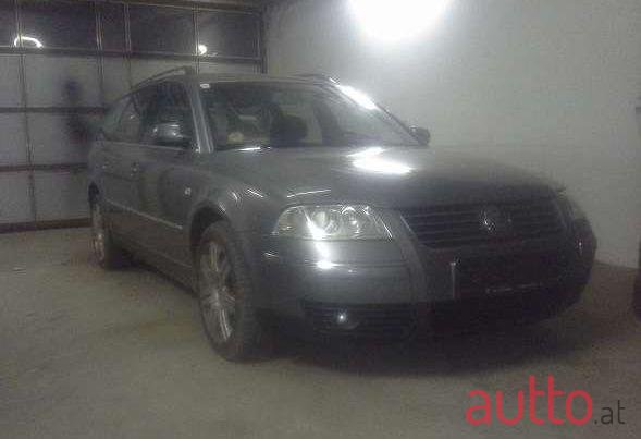 2003' Volkswagen Passat photo #1