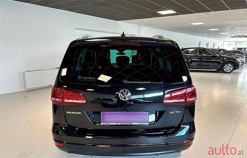 2017' Volkswagen Sharan photo #5