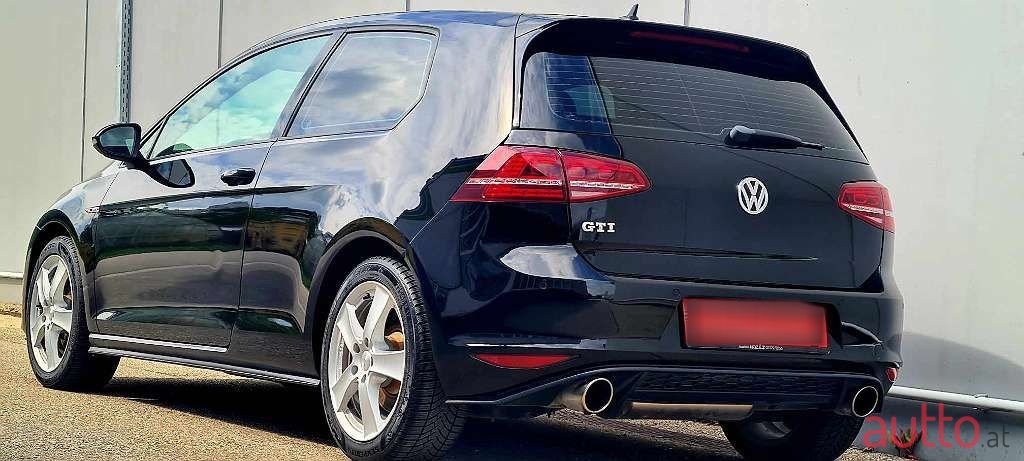 2016' Volkswagen Golf photo #2