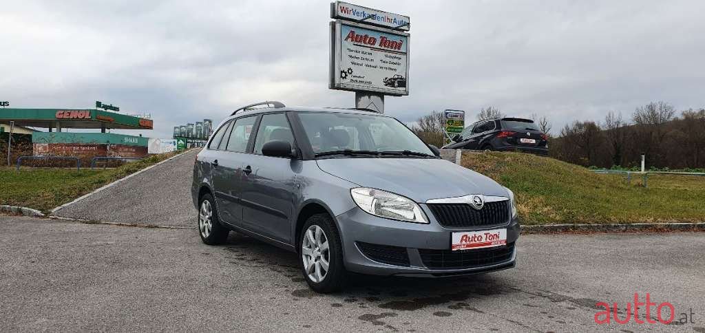 2013' Skoda Fabia photo #1