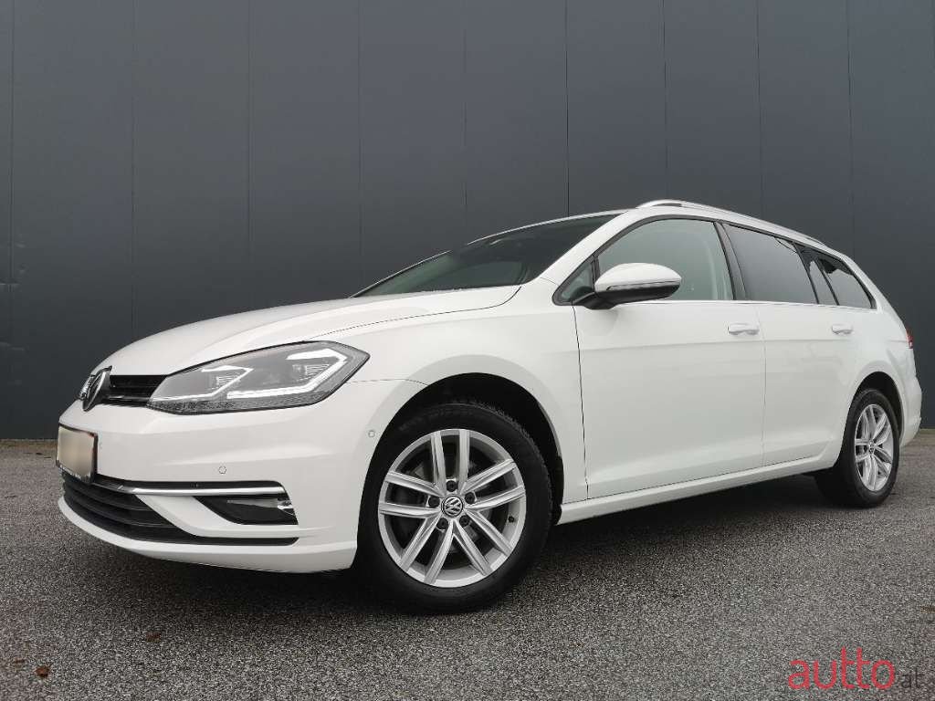 2017' Volkswagen Golf photo #3