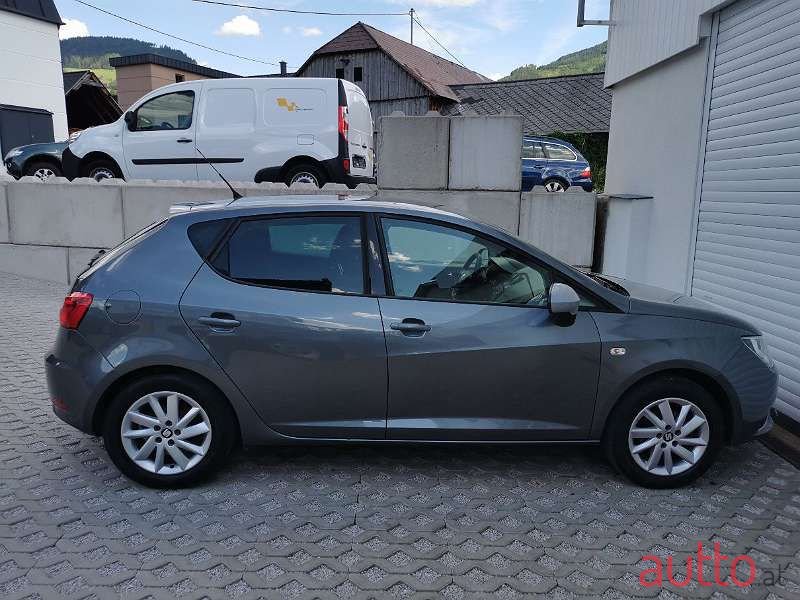 2015' SEAT Ibiza photo #5