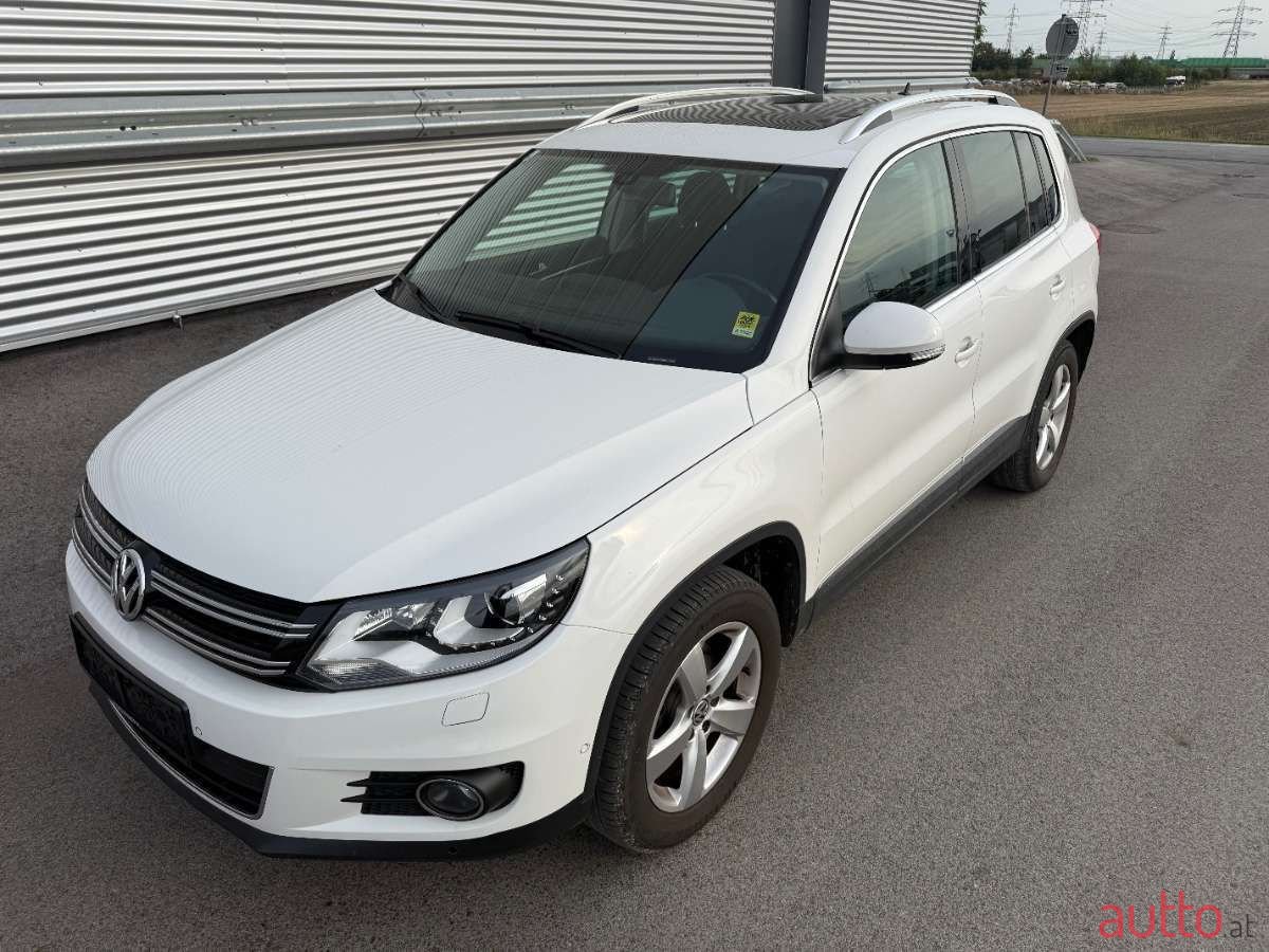 2012' Volkswagen Tiguan photo #1