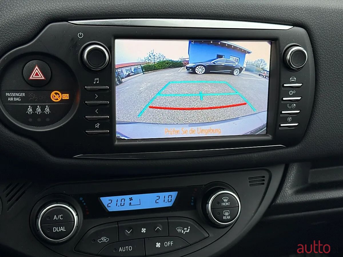2018' Toyota Yaris photo #6