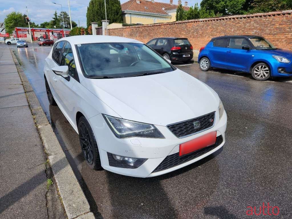 2013' SEAT Leon photo #5