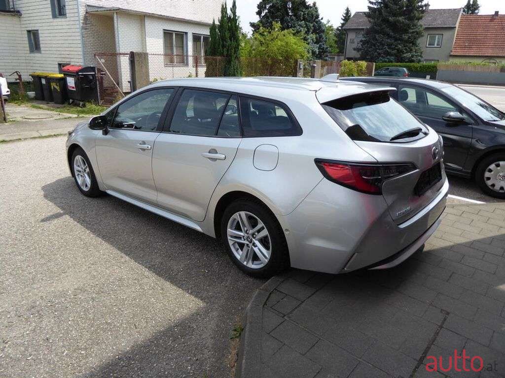 2020' Toyota Corolla photo #3