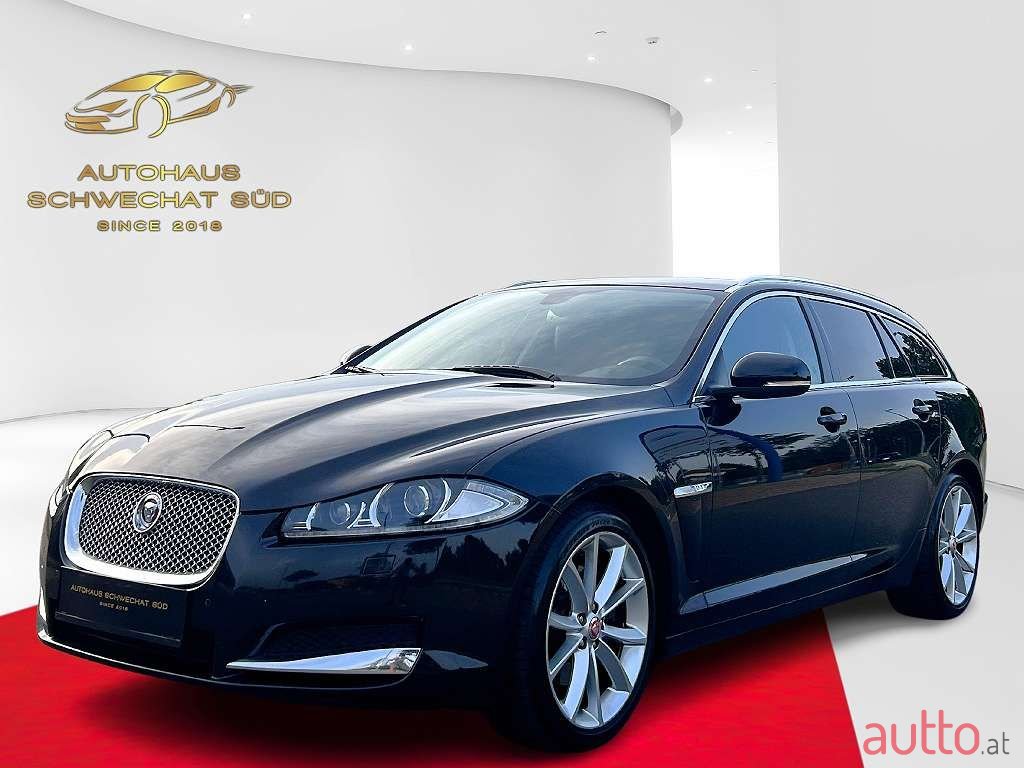 2014' Jaguar XF photo #3