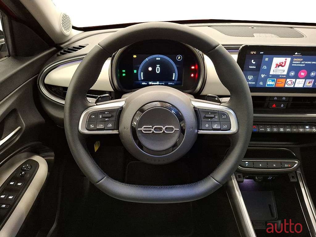 2024' Fiat 600 photo #6