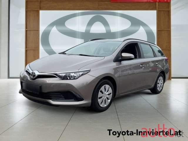 2016' Toyota Auris photo #1