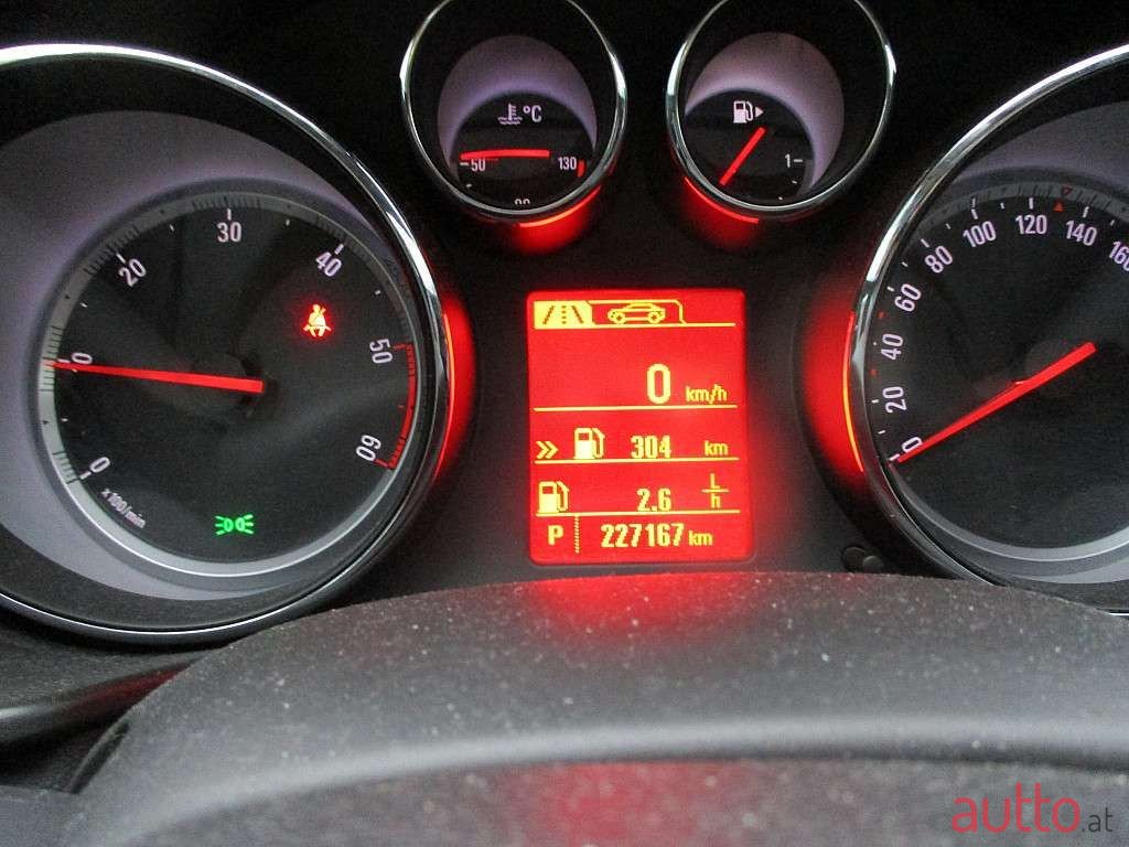 2012' Opel Insignia photo #5