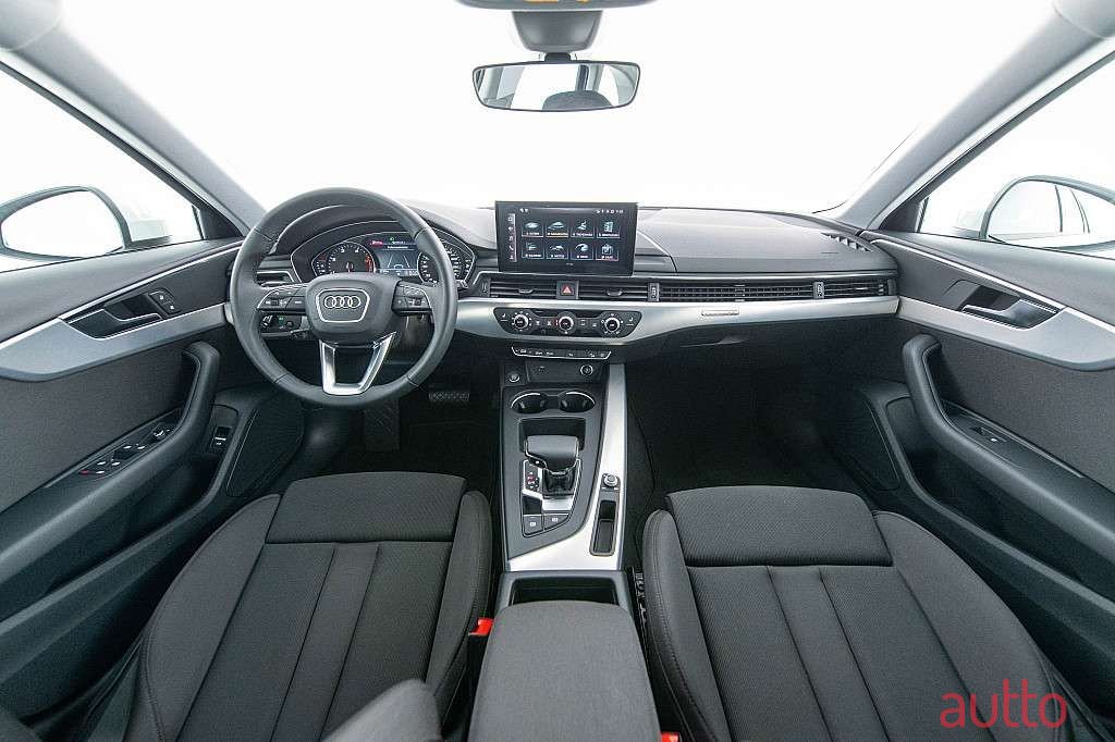 2023' Audi A4 Allroad photo #4