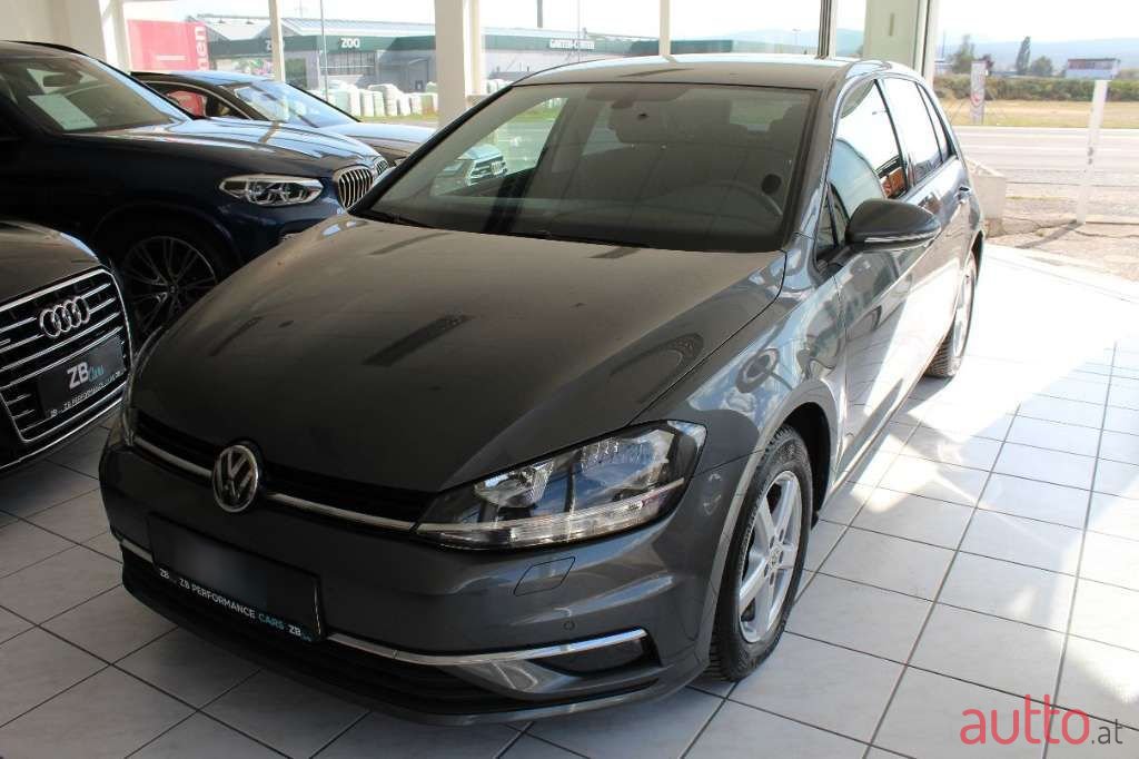 2017' Volkswagen Golf photo #3