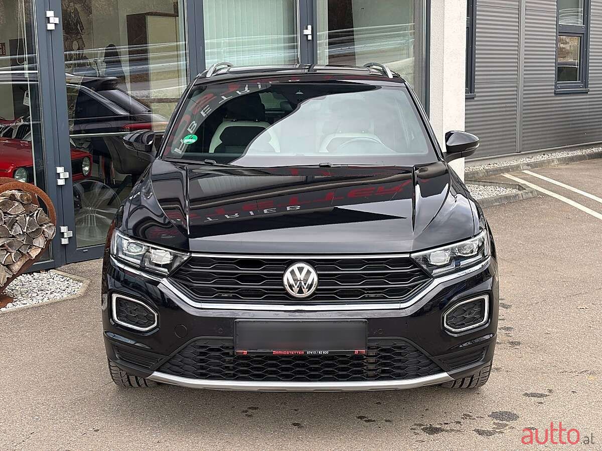 2019' Volkswagen T-Roc photo #3