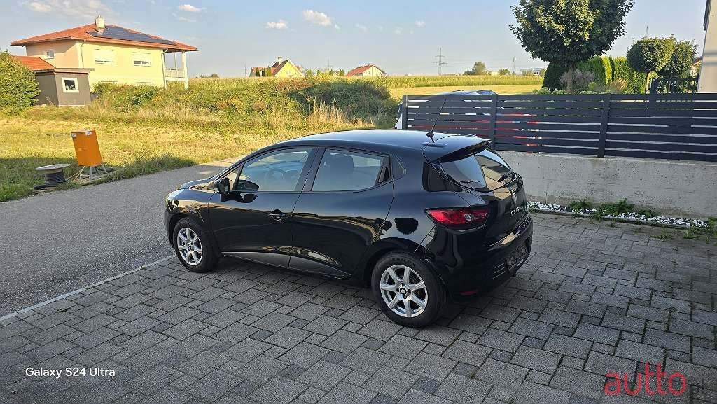 2019' Renault Clio photo #5