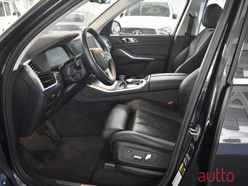 2022' BMW X5 photo #5