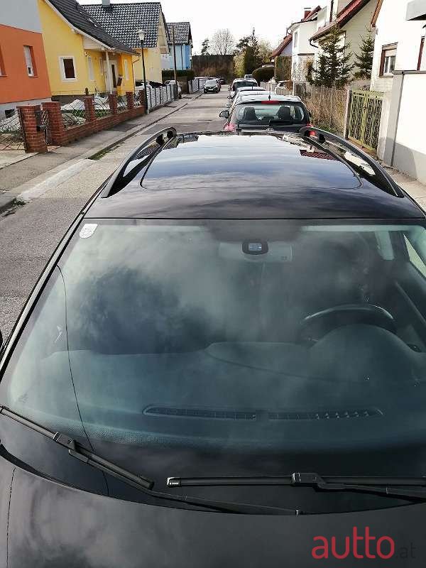 2011' Volkswagen Golf photo #6