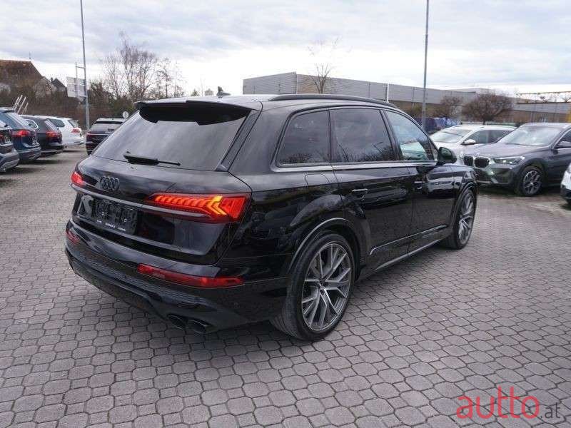 2020' Audi Q7 photo #3